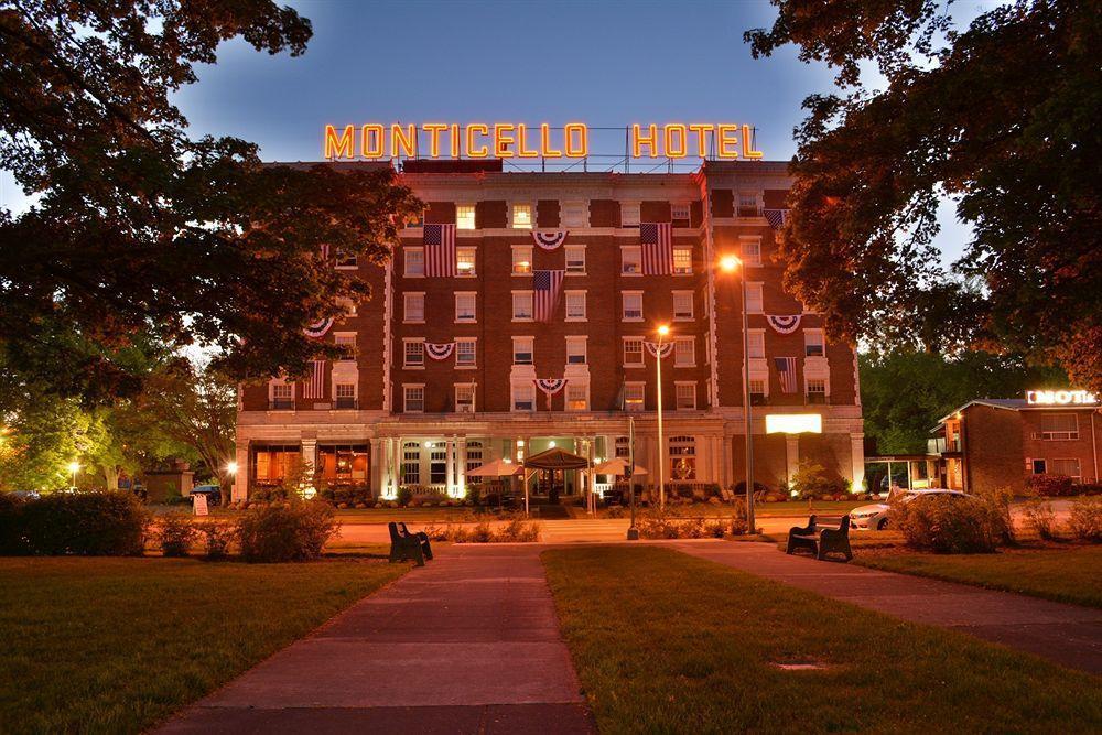 לונגוויו The Monticello Hotel מראה חיצוני תמונה