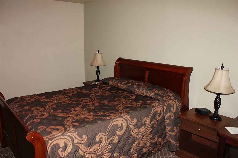 לונגוויו The Monticello Hotel מראה חיצוני תמונה